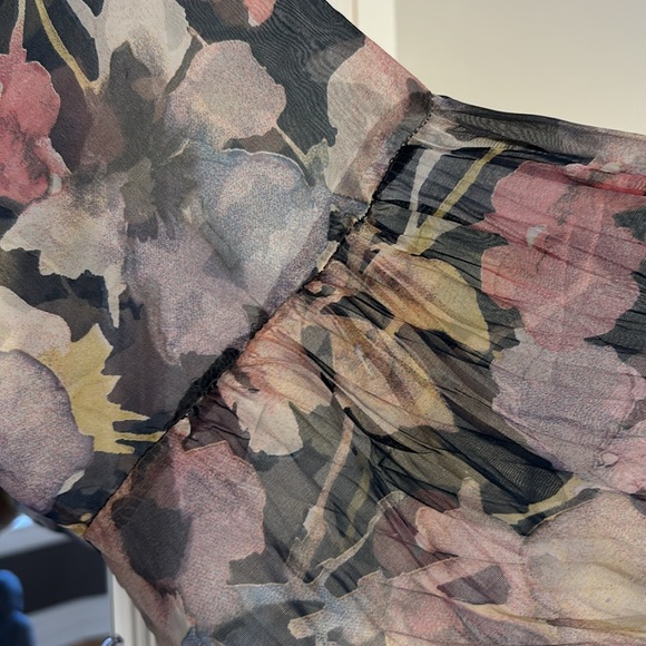 Silk blend floral print dress XS. Fits more like a S-M. Made in Italy. - Picture 7 of 11